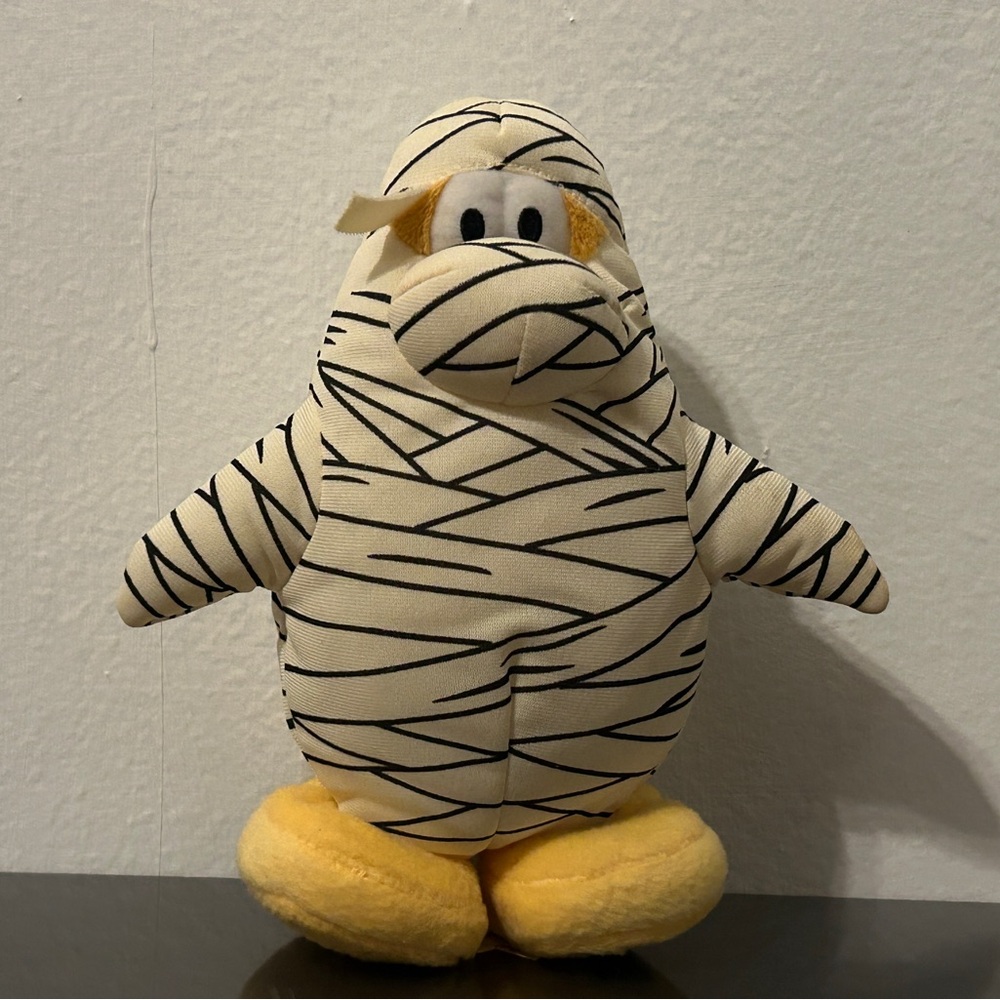 Club Penguin 7” Mummy plush